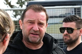 Πλακιάς για Καρυστιανού: «Τα περιστέρια καταλήγουν σε κατσαρόλα - Ψέμα η βία στον Ρούτσι»
